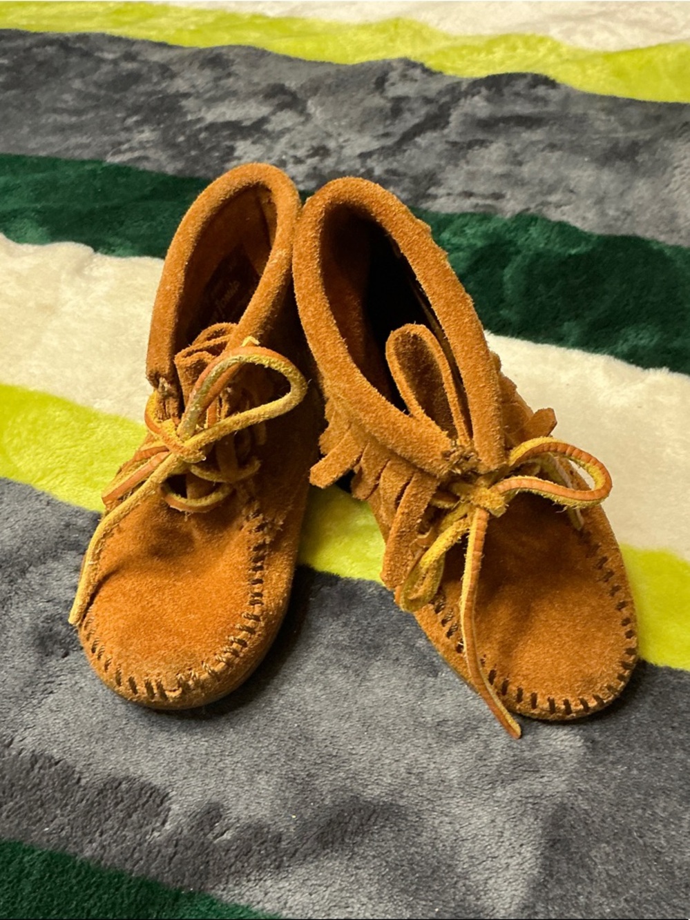 Minnetonka Kids Orange Suede Fringe Moccasins Size 7
